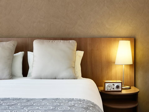 Hotel Urban St Leonards - Broome Tourism 6