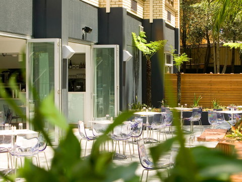 Hotel Urban St Leonards - Broome Tourism 2