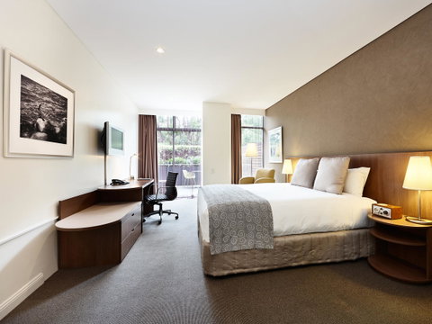 Hotel Urban St Leonards - Broome Tourism 12