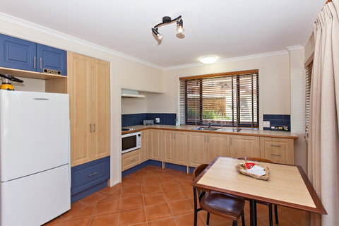 Coast Yamba - Adults Only - Broome Tourism 33