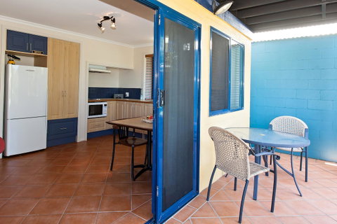 Coast Yamba - Adults Only - Broome Tourism 29