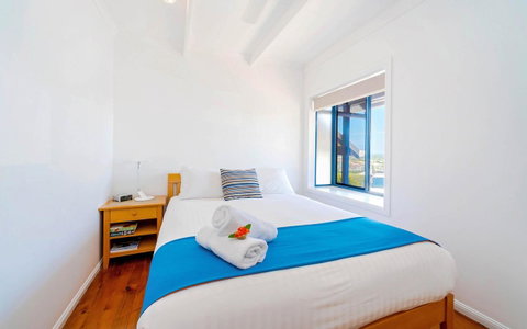 Coast Yamba - Adults Only - Broome Tourism 5
