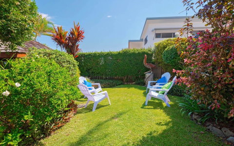 Coast Yamba - Adults Only - Broome Tourism 13