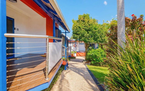 Coast Yamba - Adults Only - Broome Tourism 23