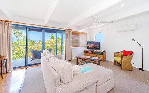 Coast Yamba - Adults Only - Broome Tourism 21