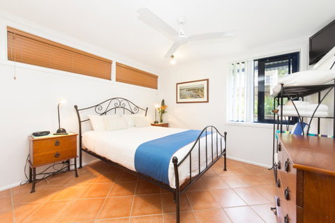 Coast Yamba - Adults Only - Broome Tourism 31
