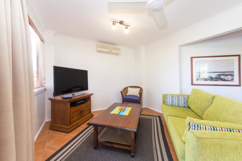 Coast Yamba - Adults Only - Broome Tourism 30