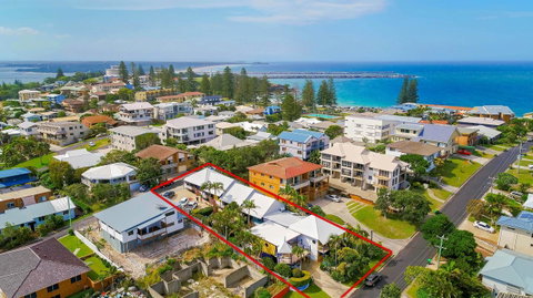 Coast Yamba - Adults Only - Broome Tourism 26
