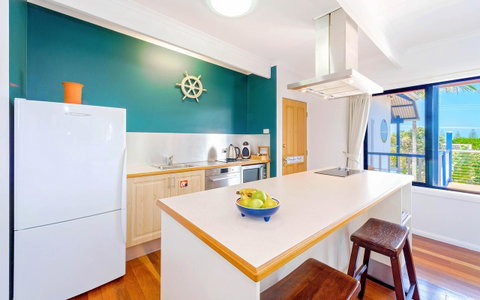 Coast Yamba - Adults Only - Broome Tourism 12