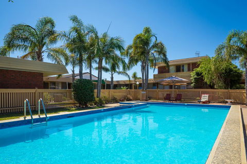 Kalindo Merimbula - Broome Tourism 0