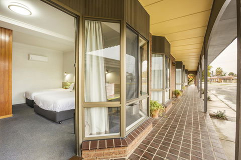 Boomerang Hotel - Broome Tourism 10