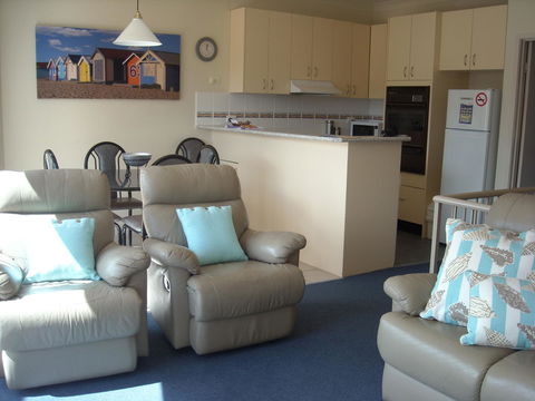 Beaches Apartments Merimbula - Broome Tourism 2