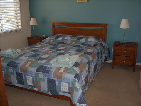 Beaches Apartments Merimbula - Broome Tourism 6
