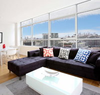 Gadigal Groove - Modern and Bright 3BR Executive Apartment in Zetland with Views - Broome Tourism
