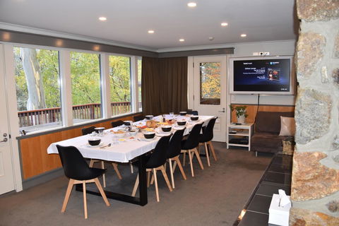 Pure Chalet Thredbo - Broome Tourism 3