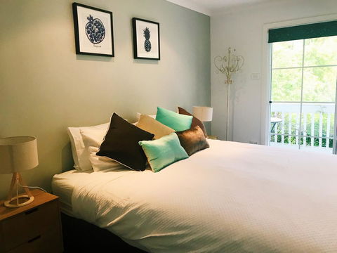 Bowral Escape - Broome Tourism 9