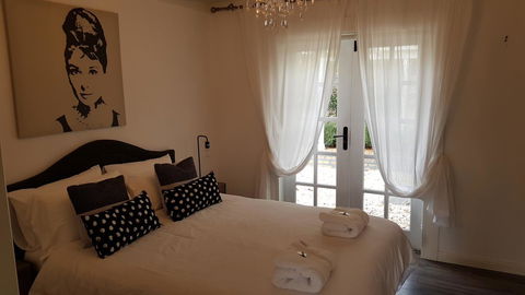 Bowral Escape - Broome Tourism 11