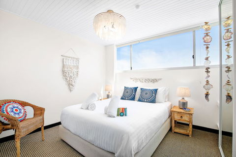Relaxed Beachside Living - Broome Tourism 11