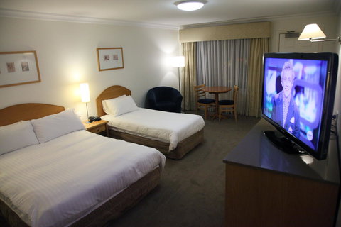 Carlyle Suites & Apartments - Broome Tourism 20