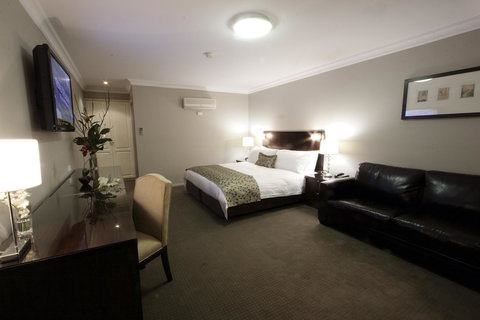 Carlyle Suites & Apartments - Broome Tourism 4