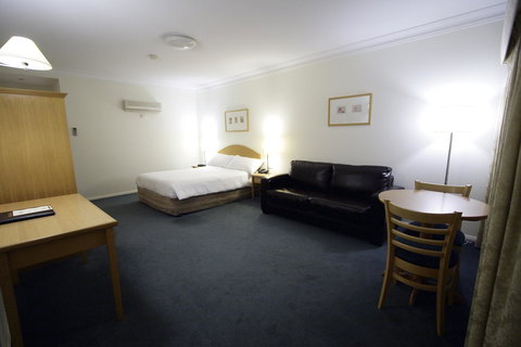 Carlyle Suites & Apartments - Broome Tourism 8