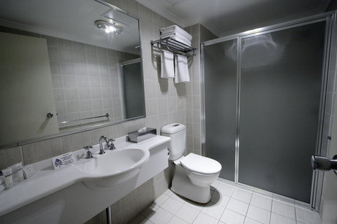 Carlyle Suites & Apartments - Broome Tourism 7