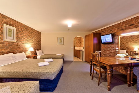 Hume Country Motor Inn - Broome Tourism 40