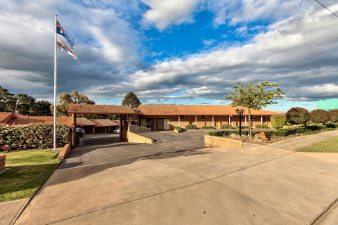 Hume Country Motor Inn - Broome Tourism 18