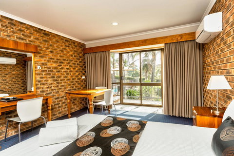 Hume Country Motor Inn - Broome Tourism 4