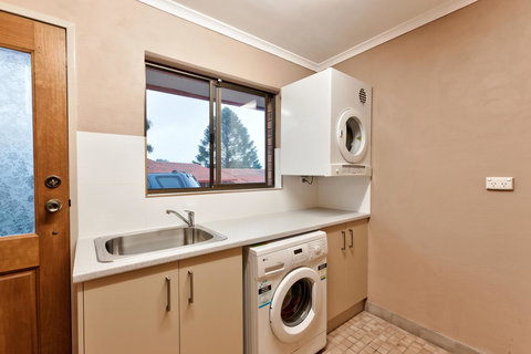 Hume Country Motor Inn - Broome Tourism 26