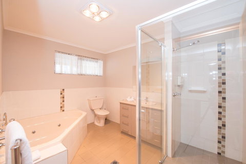 Hume Country Motor Inn - Broome Tourism 29