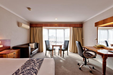 Hume Country Motor Inn - Broome Tourism 17