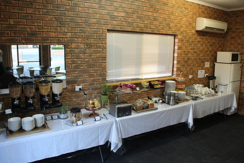 Hume Country Motor Inn - Broome Tourism 20