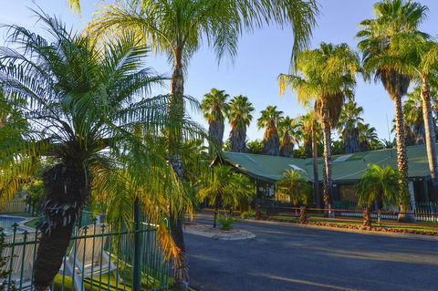 Desert Palms Alice Springs - Broome Tourism 21