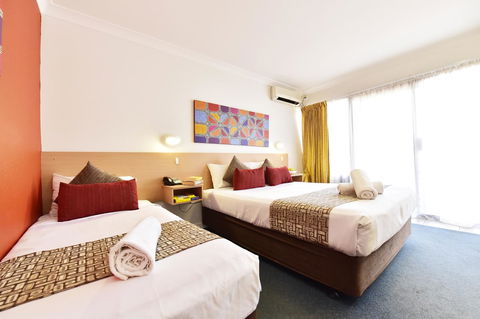 Diplomat Hotel Alice Springs - Broome Tourism 9