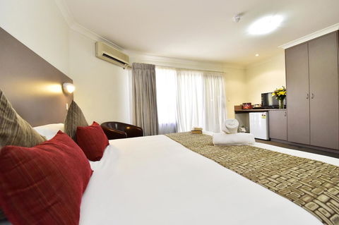 Diplomat Hotel Alice Springs - Broome Tourism 30