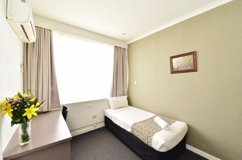 Diplomat Hotel Alice Springs - Broome Tourism 7