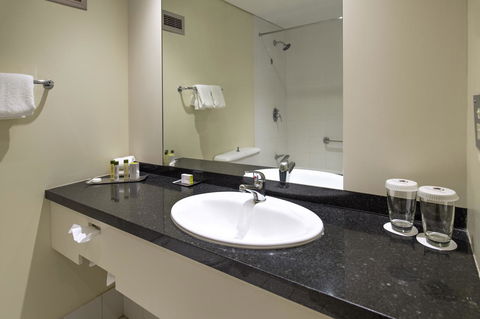 DoubleTree By Hilton Alice Springs - Broome Tourism 22