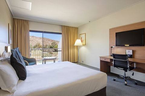 DoubleTree By Hilton Alice Springs - Broome Tourism 9
