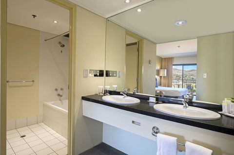 DoubleTree By Hilton Alice Springs - Broome Tourism 36