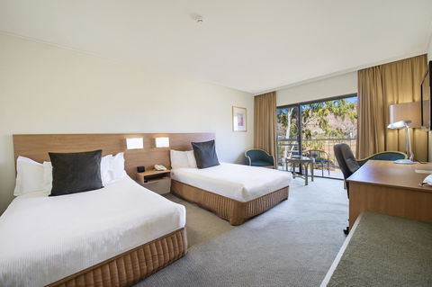 DoubleTree By Hilton Alice Springs - Broome Tourism 42