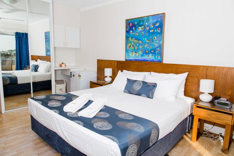 Cullen Bay Resorts - Broome Tourism 7