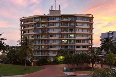Cullen Bay Resorts - Broome Tourism 12