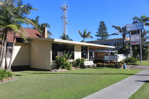 Golden Sands Motor Inn - Broome Tourism 10
