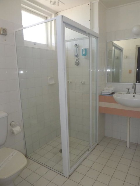Golden Sands Motor Inn - Broome Tourism 27