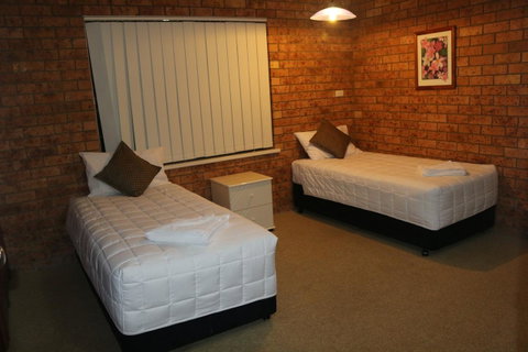 Golden Sands Motor Inn - Broome Tourism 5