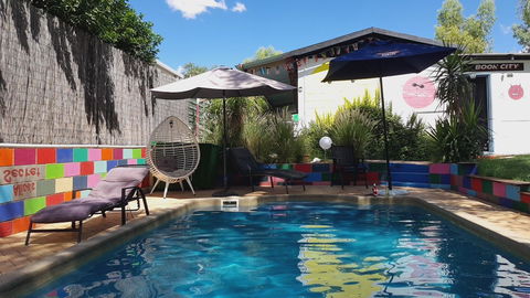 Alice\'s Secret Travellers Inn - Broome Tourism 19
