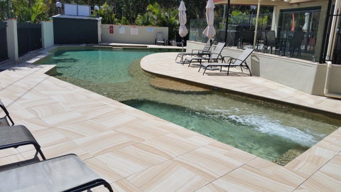 Nelson Bay Breeze - Broome Tourism 4