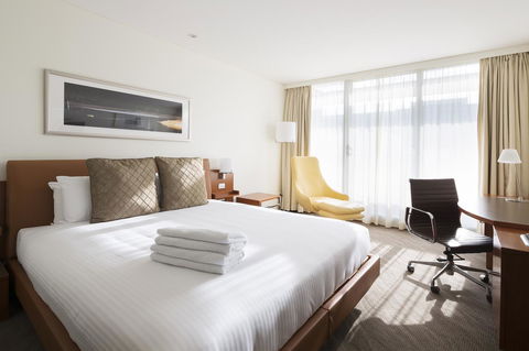 Novotel Canberra - Broome Tourism 15