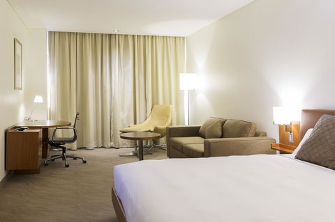 Novotel Canberra - Broome Tourism 33